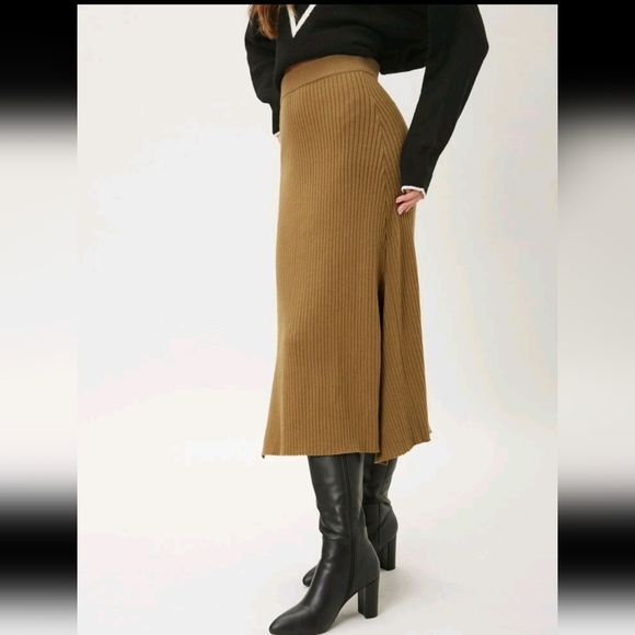Wool-blend Asymmetrical knit skirt - Picture 9 of 9